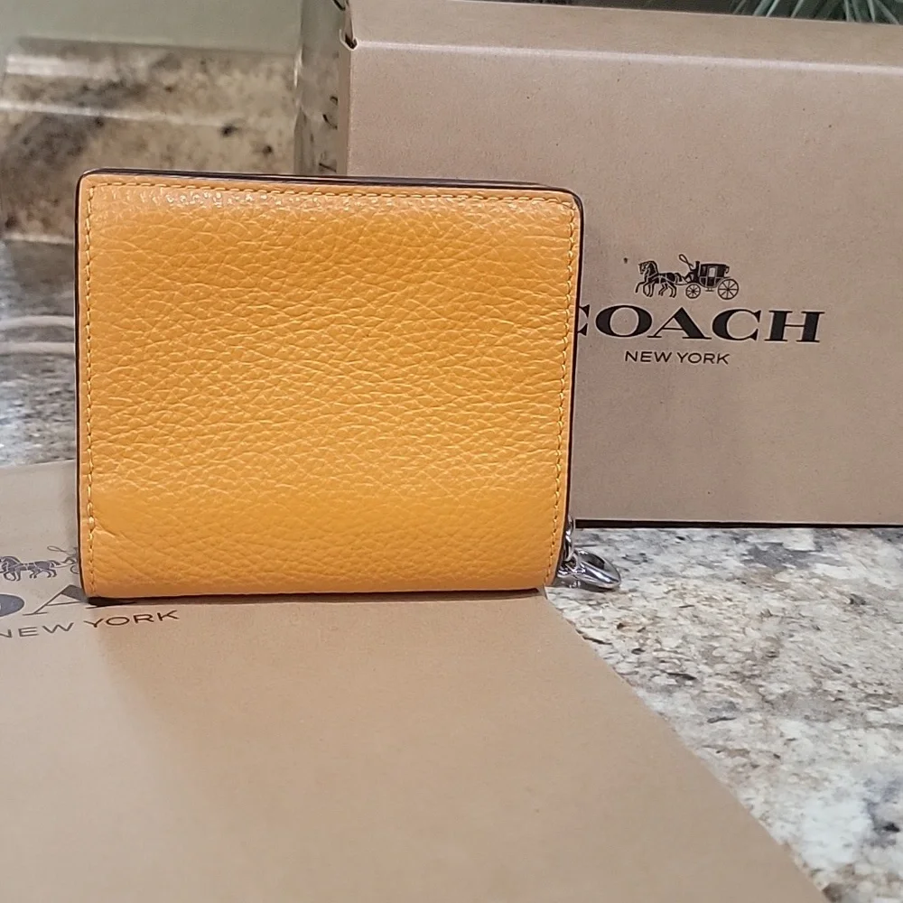 COACH NWT SNAP WALLET